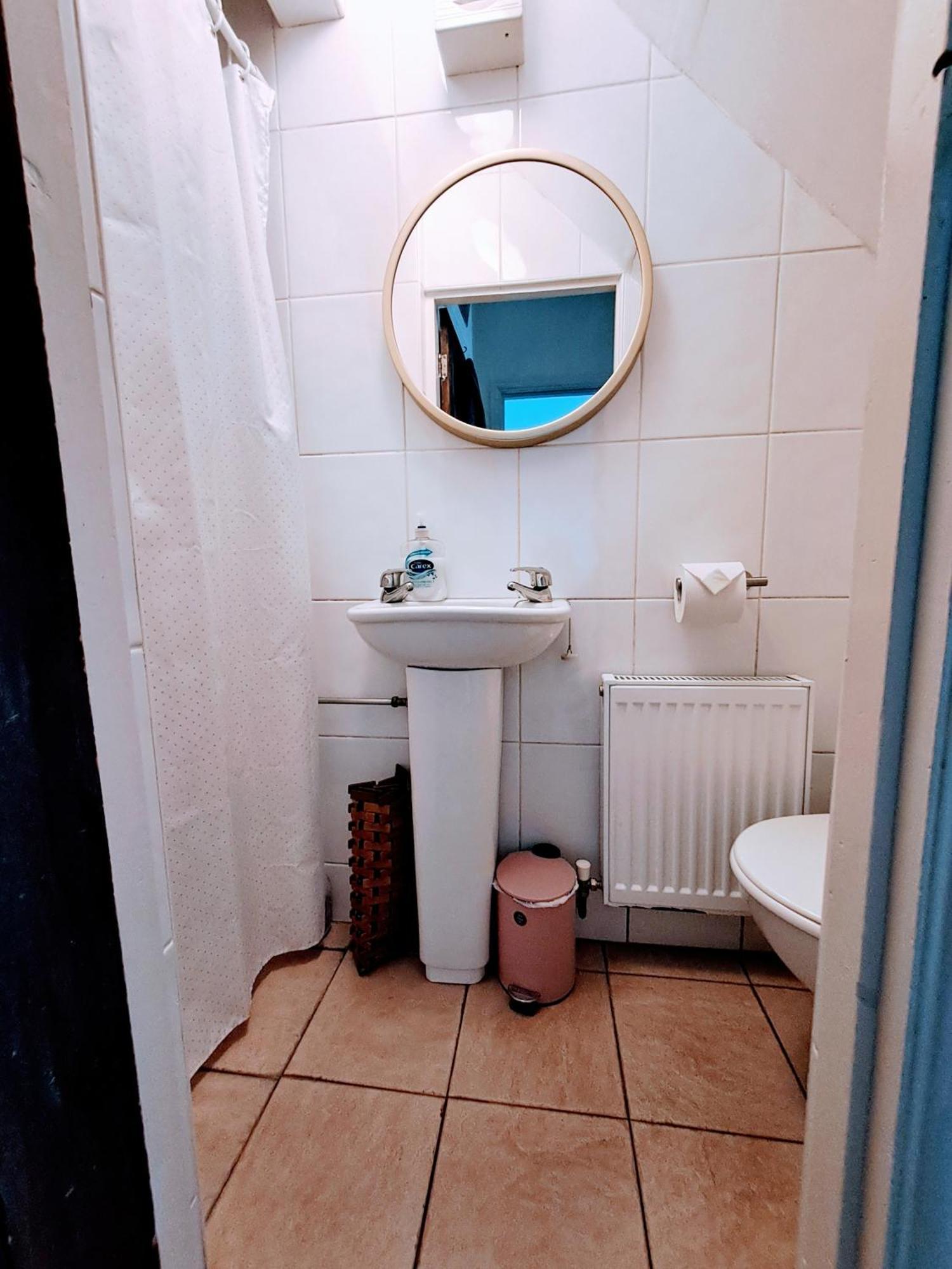 Quiet Comfortable Patcham Studio Free Parking Hallway Shared With Host Apartment Brighton Exterior photo