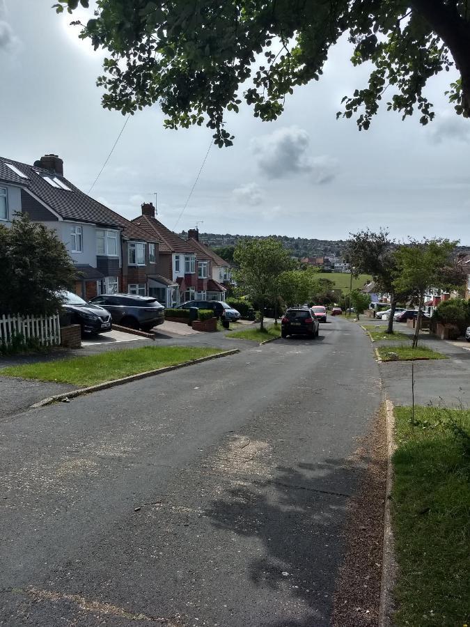 Quiet Comfortable Patcham Studio Free Parking Hallway Shared With Host Apartment Brighton Exterior photo