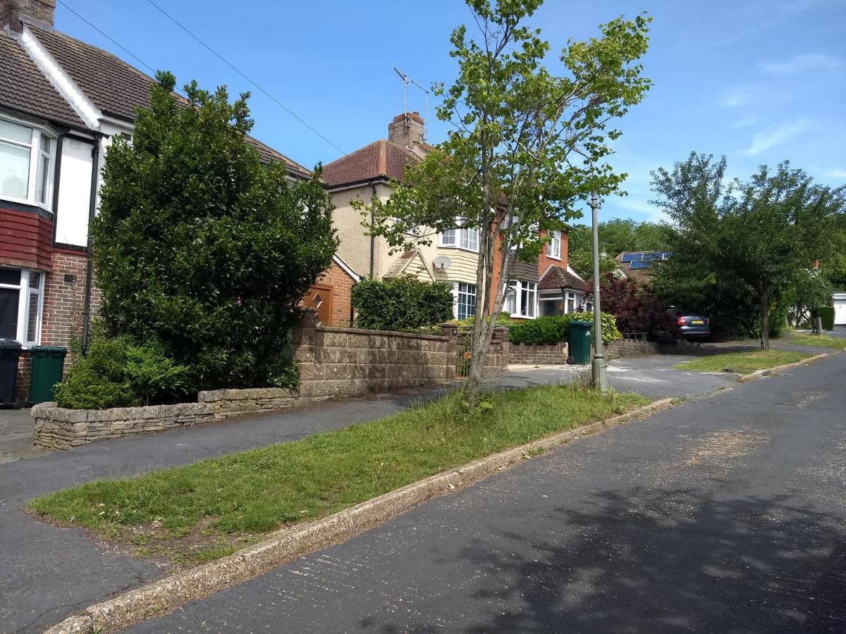 Quiet Comfortable Patcham Studio Free Parking Hallway Shared With Host Apartment Brighton Exterior photo